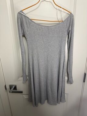 Sage Gray Ribbed Off-Shoulder Long-Sleeve Dress in size M